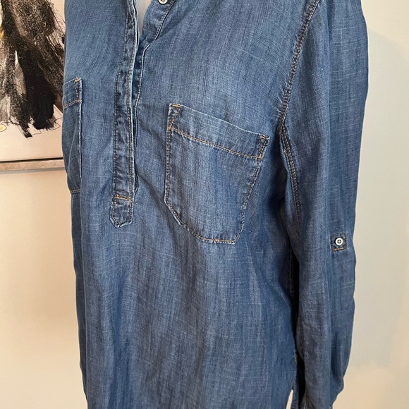 Lou & Grey Partial Button Denim/Chambray Shirt Size Small - Picture 4 of 10